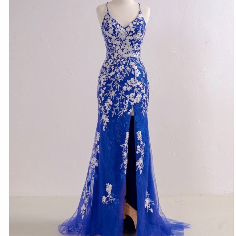 Elegant Blue and White Floral Evening Gown